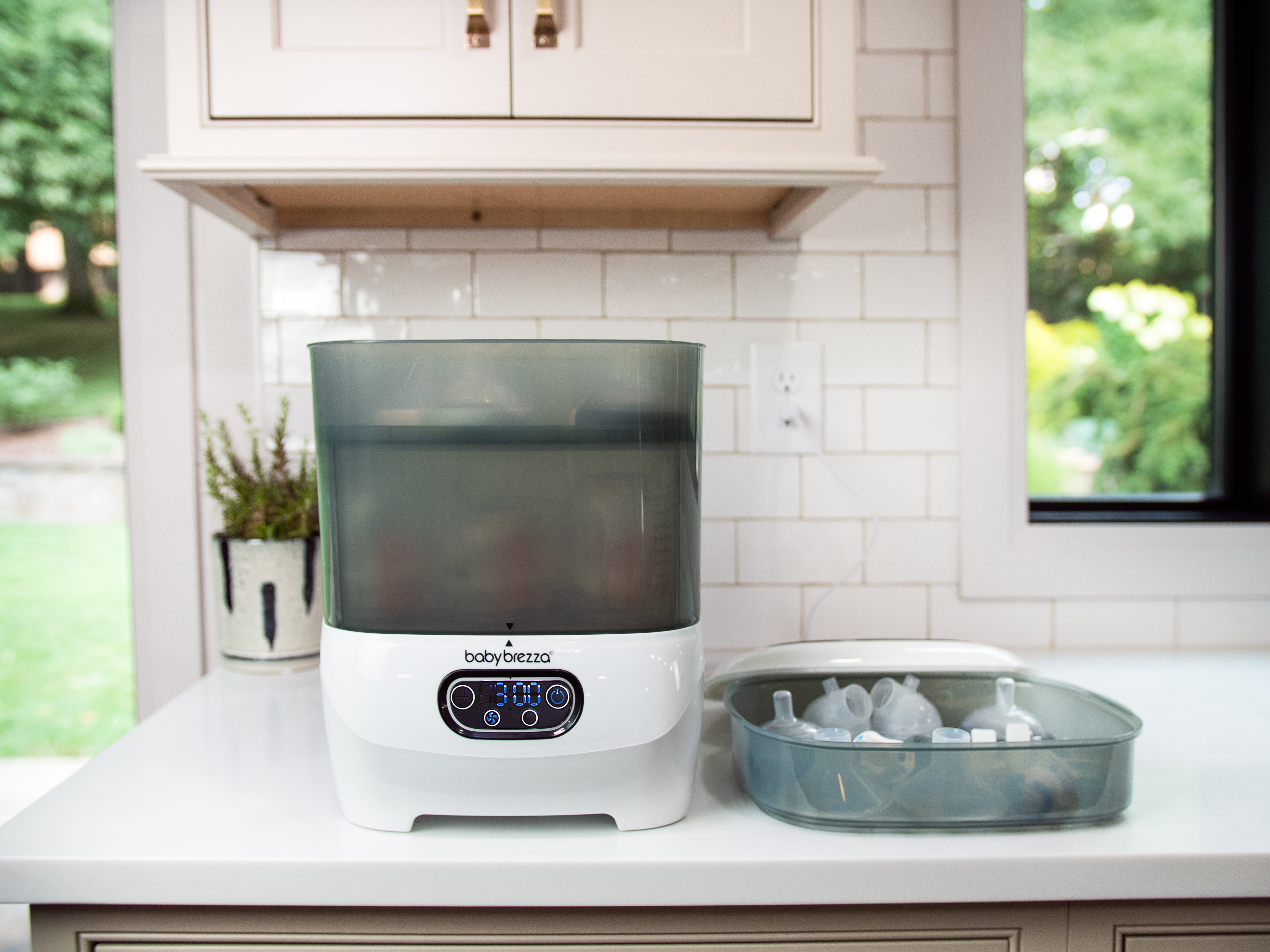 Baby Brezza One Step Steriliser and Dryer Advanced - White